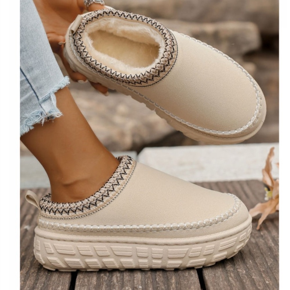 Faux Suede Patchwork Plush Winter Clog - Picture 5 of 12